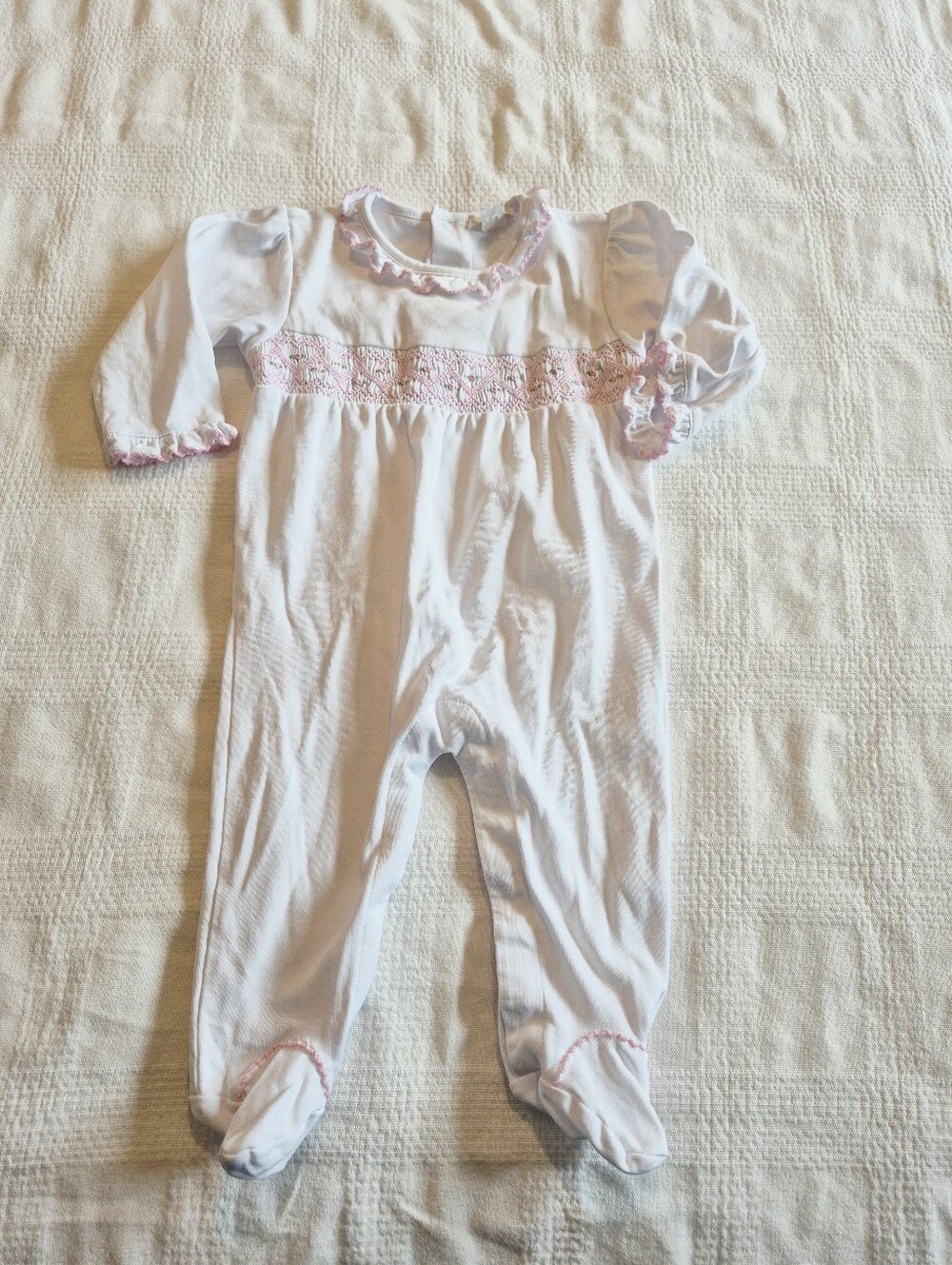 Kissy Kissy Premium girls 6-9 months footie smocked rosettes VGUC